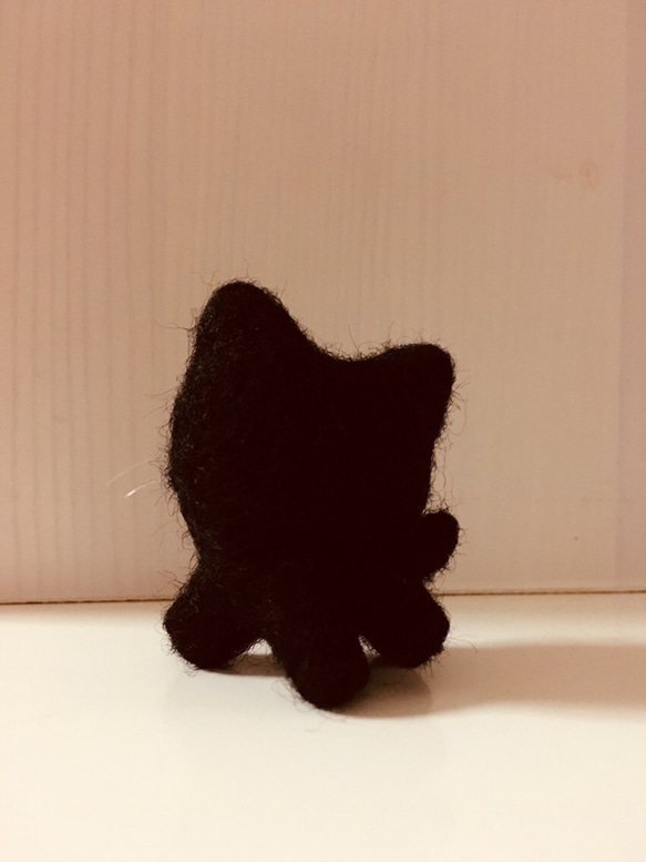 羊毛 小ぶりのネコちゃん（黒） 4枚目の画像