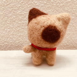 【sold  out】羊毛 ミニサイズのブチ猫ちゃん 4枚目の画像