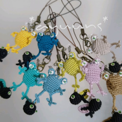 カエル さんとおたまじゃくしの親子ストラップ《全8色》オーダーメイド色可 2枚目の画像