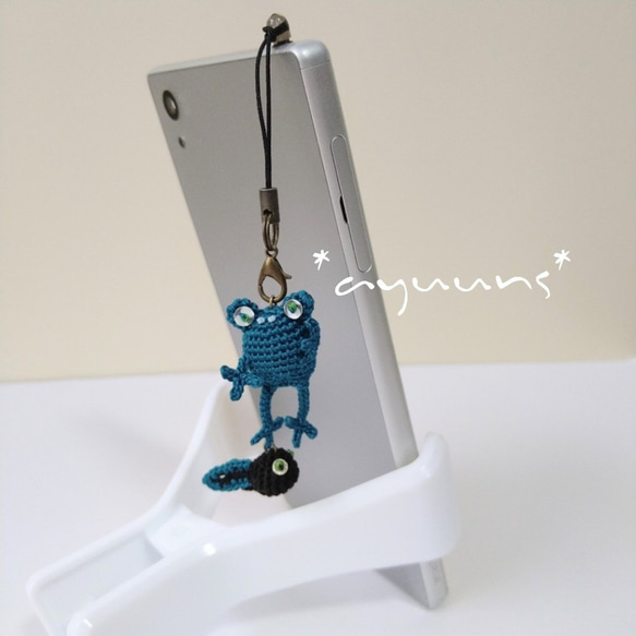 カエル さんとおたまじゃくしの親子ストラップ《全8色》オーダーメイド色可 4枚目の画像