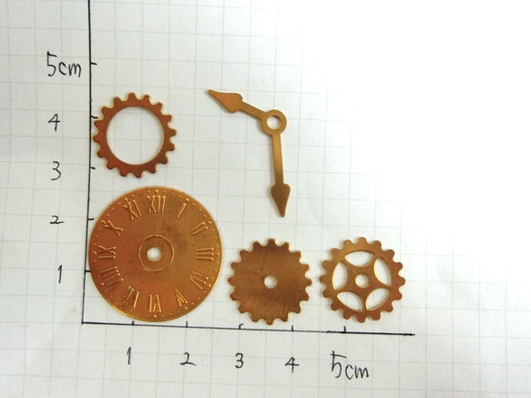 ｐ２２：レア！時計のパーツ型　真鍮チャームセット 2枚目の画像