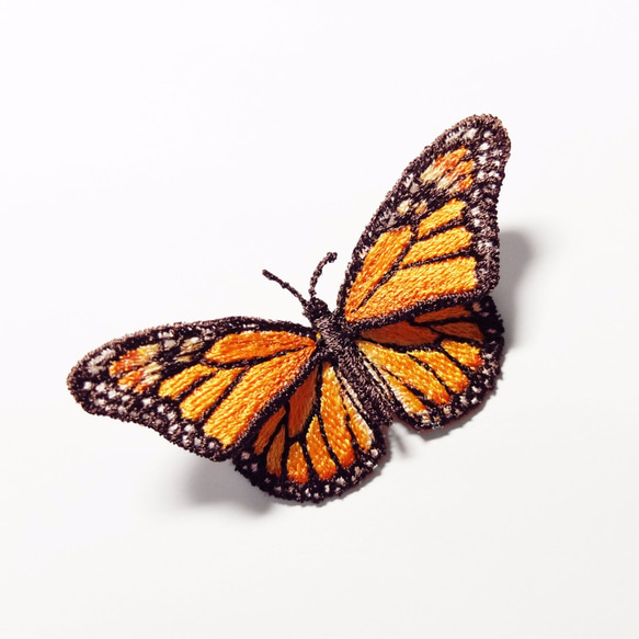 刺繡蝴蝶。帝王蝶 Monarch Butterfly 中型 別針 第2張的照片