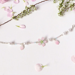 *Haku‧Neko* [さくらの花限定シリーズ]ピンクの桜の花びらを淡雨真珠のブレスレットの小さな手とチェーン[15/8にCu 1枚目の画像