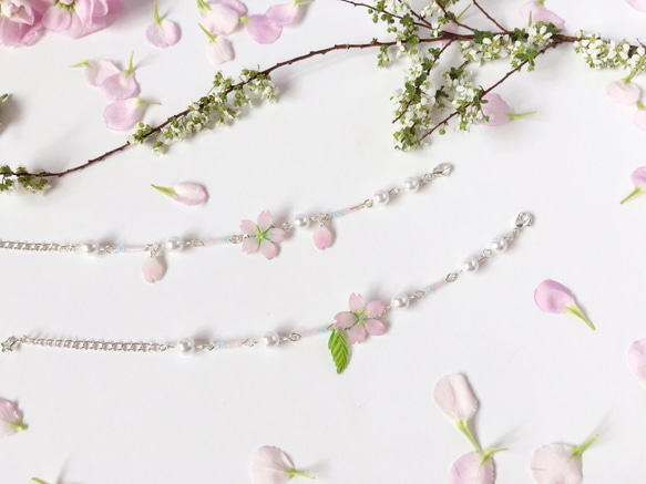 *Haku‧Neko* [さくらの花限定シリーズ]ピンクの桜の花びらを淡雨真珠のブレスレットの小さな手とチェーン[15/8にCu 3枚目の画像