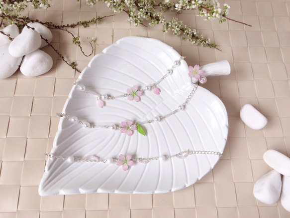 *Haku‧Neko* [さくらの花限定シリーズ]ピンクの桜の花びらを淡雨真珠のブレスレットの小さな手とチェーン[15/8にCu 4枚目の画像