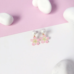 *Haku‧Neko* [さくらの花限定シリーズ]花見桜コットンビーズは、手描きのピンクの桜のイヤリングの耳鍼をドレープ[15/ 1枚目の画像