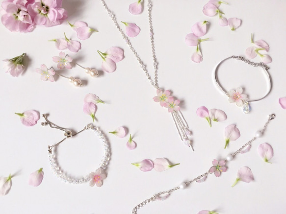 *Haku‧Neko* [さくらの花限定シリーズ]花見桜コットンビーズは、手描きのピンクの桜のイヤリングの耳鍼をドレープ[15/ 5枚目の画像