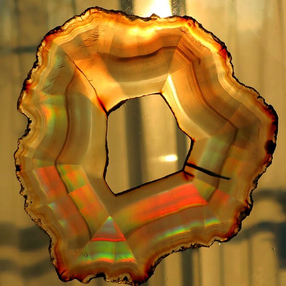 イリスアゲート スライス 原石 インドネシア産 虹色 自然 アート 天然石 大きめ コレクション