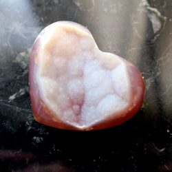 ドゥルージーアゲート（めのう）ハートa  Agate Druzy Heart 1枚目の画像