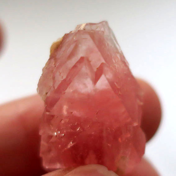 モンブラン産ピンクフローライト-b Pink fluorite Mont Blanc 人気・おすすめ｜使いやすい・旅行におすすめ 品質保証 全国発送 正規品・日本国内発送・安心保証付き
