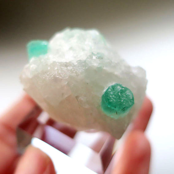 【送料無料】パキスタン産エメラルド原石 Emerald gemstone 5枚目の画像