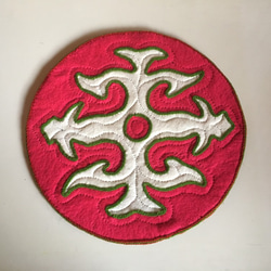羊毛フェルト　チェアマット（ホワイト&ピンク） 1枚目の画像