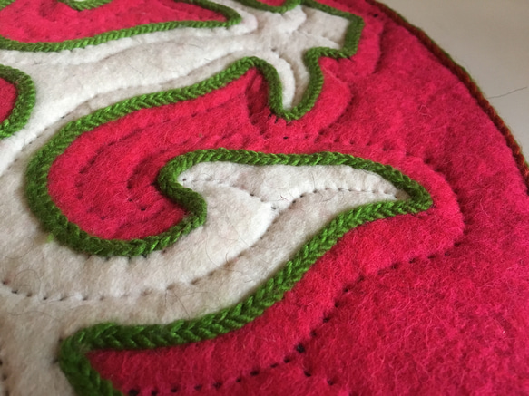 羊毛フェルト　チェアマット（ホワイト&ピンク） 4枚目の画像
