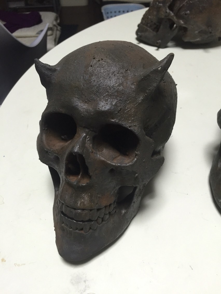 黒髑髏　髑髏　骸骨　根付け　刀傷　ドクロ