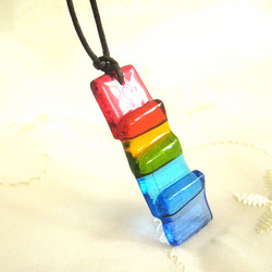 彩虹疊色項鍊、耳環組 第4張的照片
