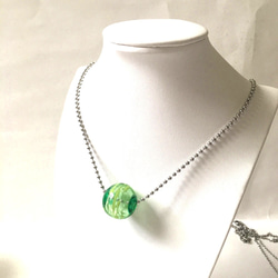 綠色系盤絲空心琉璃珠項鍊 第4張的照片