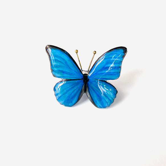 青い蝶々のブローチ 2枚目の画像