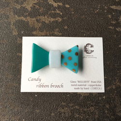 Candy ribbonブローチ　ターコイズグリーン×白×ターコイズ（金ドット） 1枚目の画像