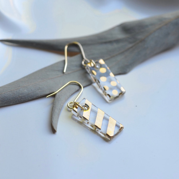 《※定製商品》Hook earrings gold&amp;clear(long dots strip） 第2張的照片