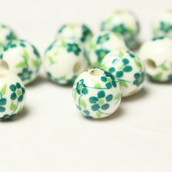 【10個】緑の小花ビーズ（セラミック-陶磁器）《10mm》 1枚目の画像