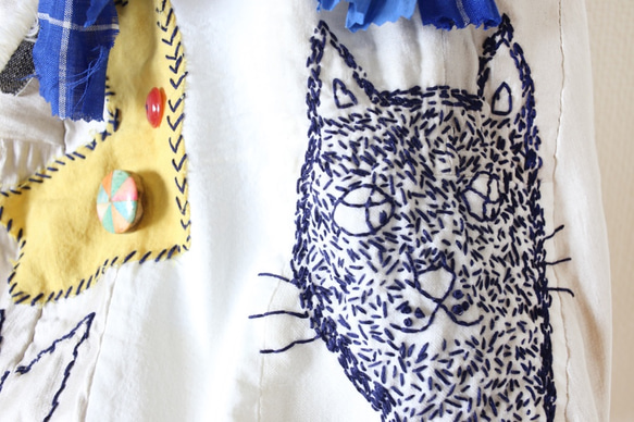 I様ご注文品　刺繍バッグ「ハナとネコとクモ」 4枚目の画像