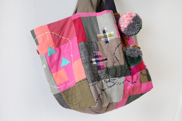 絨球立方手提袋“ Pink＆Khaki” 第4張的照片