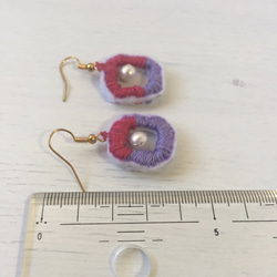 刺繍のゆらゆらピアス 5枚目の画像