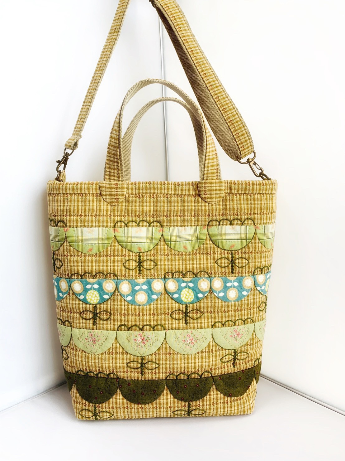 【Creema限定】アップリケと刺繍のフラワー☆2wayトートバッグ