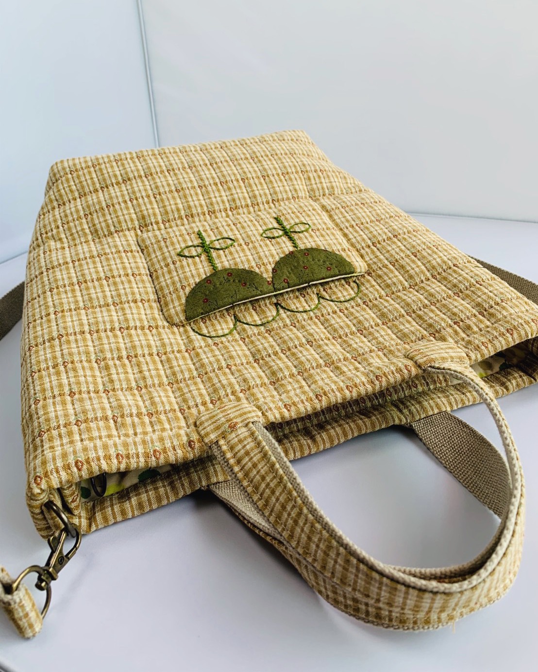 【Creema限定】アップリケと刺繍のフラワー☆2wayトートバッグ