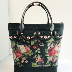 【人気再販】薔薇刺繡のチュールトートバッグ 5枚目の画像