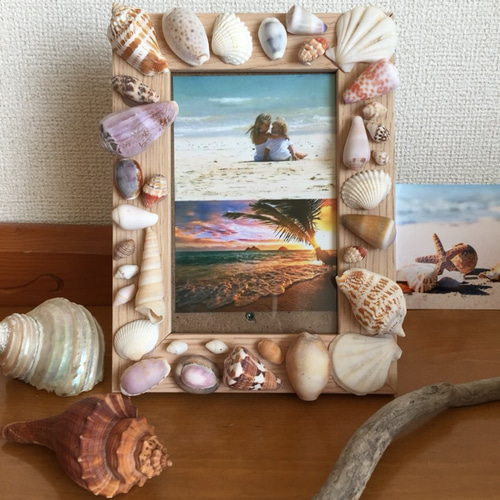 シェルフォトフレーム貝殻に彩られたフォトフレームで思い出の写真を