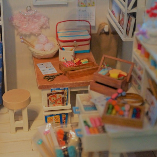 ドールハウス ミニチュア 手芸屋さん「Baby blue」 立体・オブジェ 風