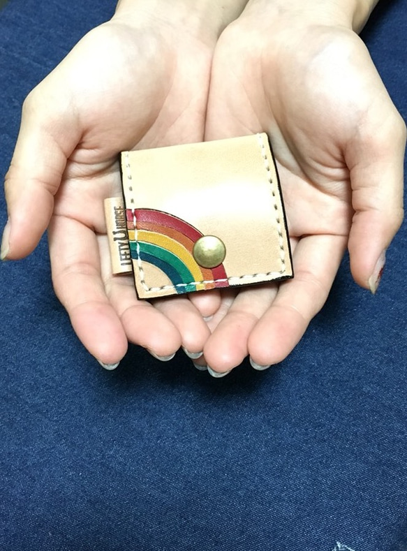 虹柄のちっさいコインケース 1枚目の画像