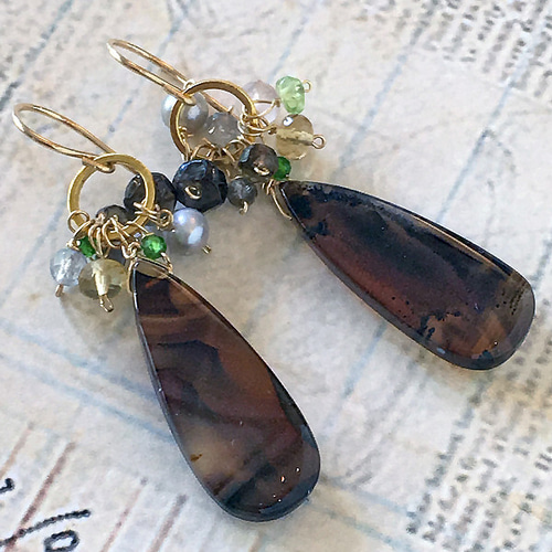 モンタナアゲートのロングブリオレットと秋色天然石のピアス  