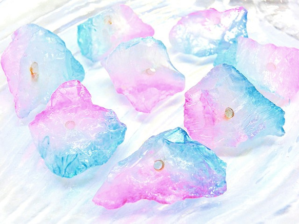 【4個】琥珀糖みたいなパステルカラーの穴あき天然石クリスタル中小 ラフロック ブルー ピンク 原石 水晶M-S33PS 2枚目の画像