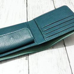 【ブルーグリーン】イタリアンレザー 二つ折り財布 本革 ハーフウォレット 折財布 革小物 青 緑 レザークラフト 5枚目の画像