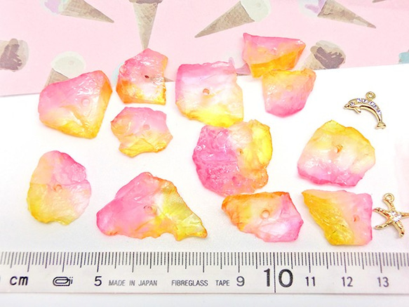 【6個】花びらのようなトロピカルカラーの穴あき天然石クリスタル(薄型)ラフロック ピンク 原石 水晶 M-S33TP 7枚目の画像