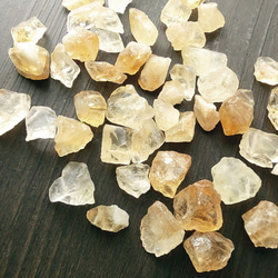 【4個】琥珀糖みたいな檸檬色の穴あき天然石シトリン(中大) ラフロック原石 イエロー 黄水晶 11月の誕生石M-S33S 2枚目の画像