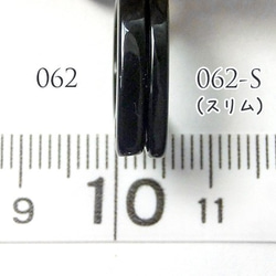 【２個セット】黒縁伊達メガネモチーフチャーム（小）穴付きミニチュアパーツハンドメイドアクセサリー素材・材料062 5枚目の画像