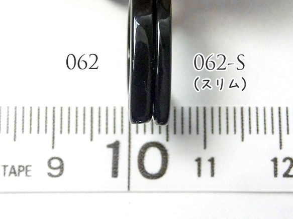 【２個セット】黒縁伊達メガネモチーフチャーム（小）穴付きミニチュアパーツハンドメイドアクセサリー素材・材料062 5枚目の画像