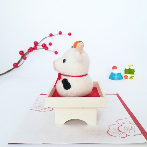 うーたん♪　お正月飾り　羊毛フェルト 受注制作】2021(丑年) 鏡餅なうしさんのお正月飾り☆羊毛フェルト 鏡餅