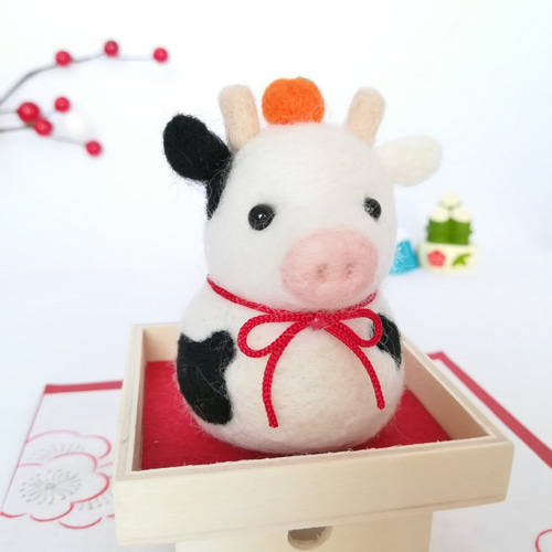 受注制作】2021(丑年) 鏡餅なうしさんのお正月飾り☆羊毛フェルト 鏡餅