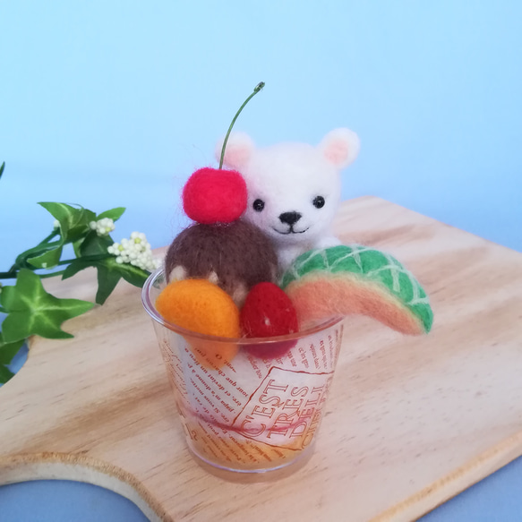 受注制作】くまさんのフルーツパフェ☆羊毛フェルト 羊毛フェルト nico