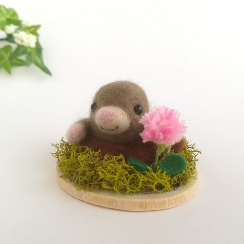 羊毛フェルト　りんページ Hamanaka】垂れ耳うさぎちゃん作りました｜Natural Blend｜羊毛