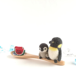 【受注制作】ペンギン親子＆スイカ（スプーンシリーズ＊大)☆羊毛フェルト 2枚目の画像