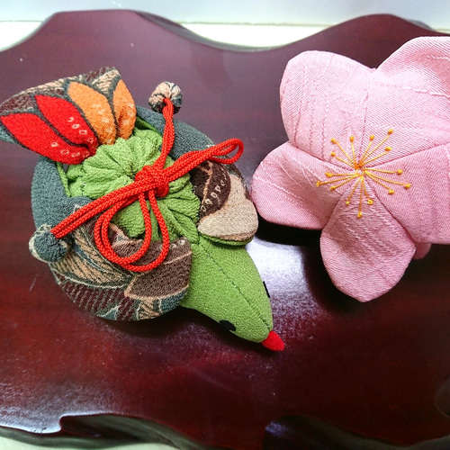 梅とウグイス 江戸古布 本絹ちりめん細工 ぬいぐるみ 夢さき 通販