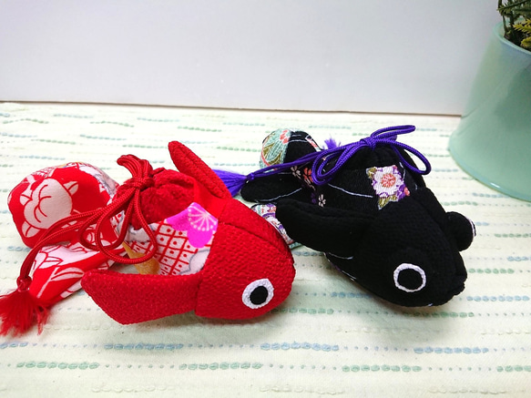 専用ページですちりめん細工「出目金」2匹セット 専用ページです