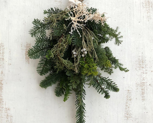 北海道産オオウバユリに白い綿花を針葉樹と束ねた香り豊かな　クリスマス　スワッグ 針葉樹のスワッグ (フレッシュ・スワッグ ）期間限定商品 しめ縄