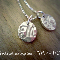 Initial Charm Necklace. 第4張的照片