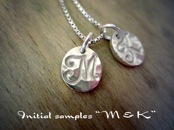 Initial Charm Necklace. 4枚目の画像